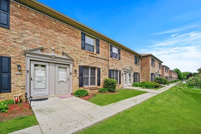 Building Photo - 1758 Sussex Walk