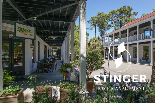 Building Photo - 14 Hayek St