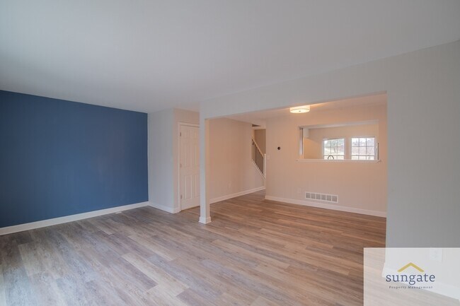 Building Photo - 5 Grandee Ct