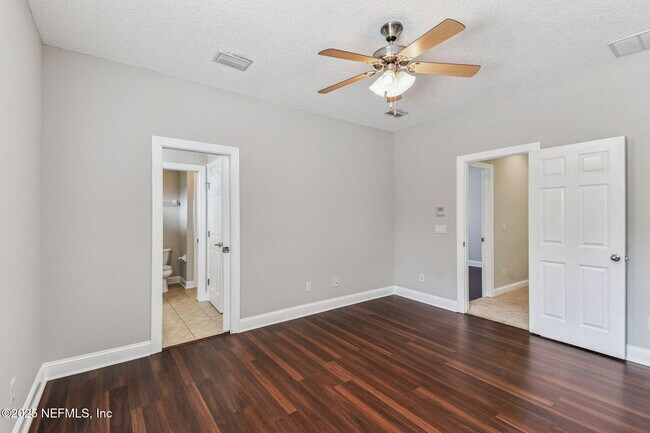 Building Photo - 263 Stonewell Dr