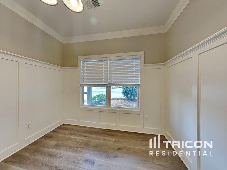 Building Photo - 56 Chimney Springs Dr SW