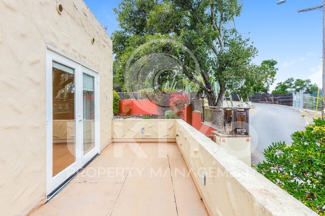Building Photo - 4753 El Centro Ave