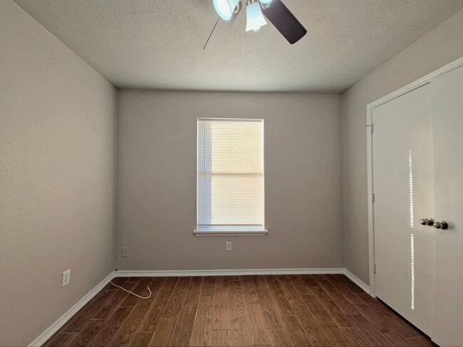 Building Photo - Cozy 3 bed 2 bath in Northridge