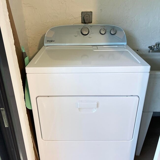 Building Photo - 3460 NW 47th Ave