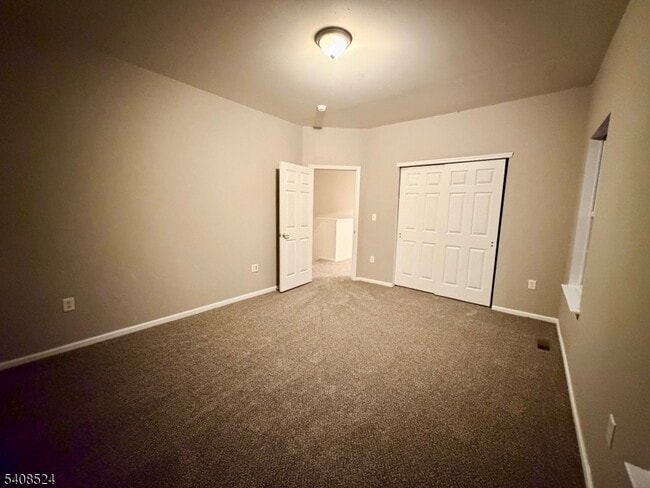 Building Photo - 43 Windsor Dr