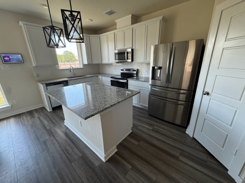 Building Photo - 4644 Allison Dr