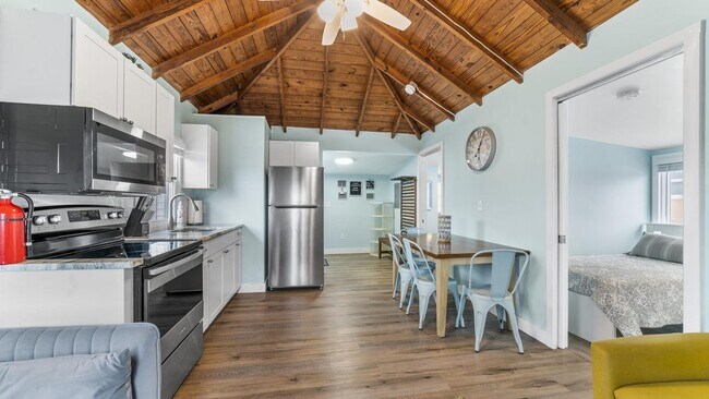 Building Photo - 171A Beachfront-