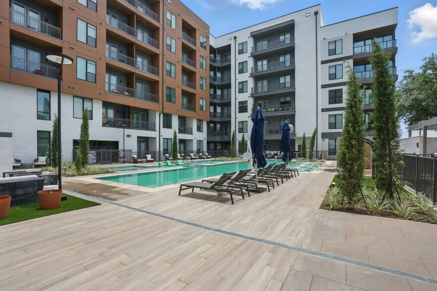 Building Photo - 9127 Research Blvd