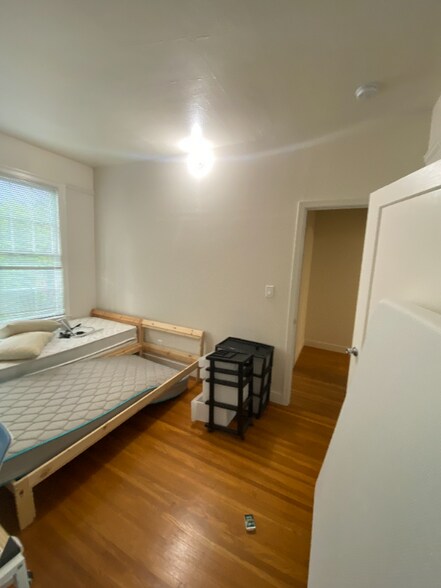 Building Photo - 1810 Euclid Ave