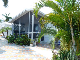 Building Photo - 16300 Pine Ridge Rd