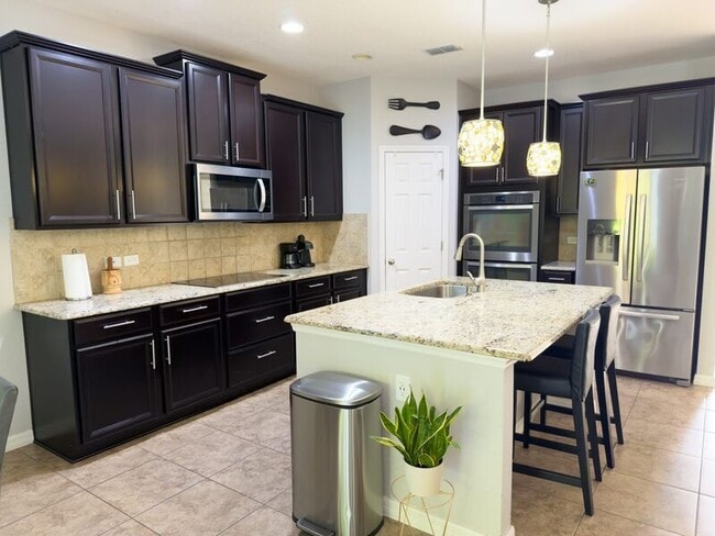 Building Photo - 14823 Golden Sunburst Ave