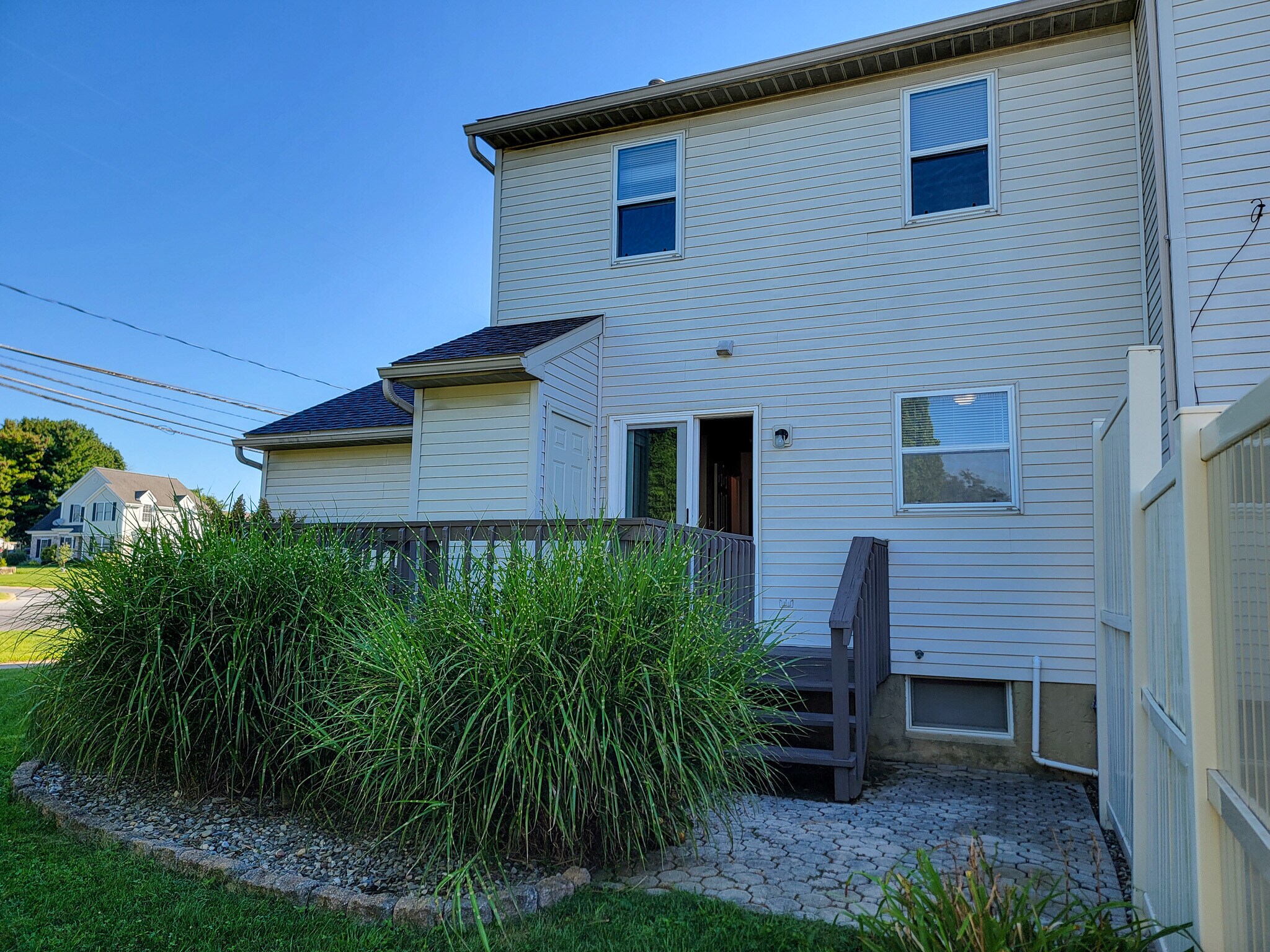 Building Photo - 10 S Whisper Ln