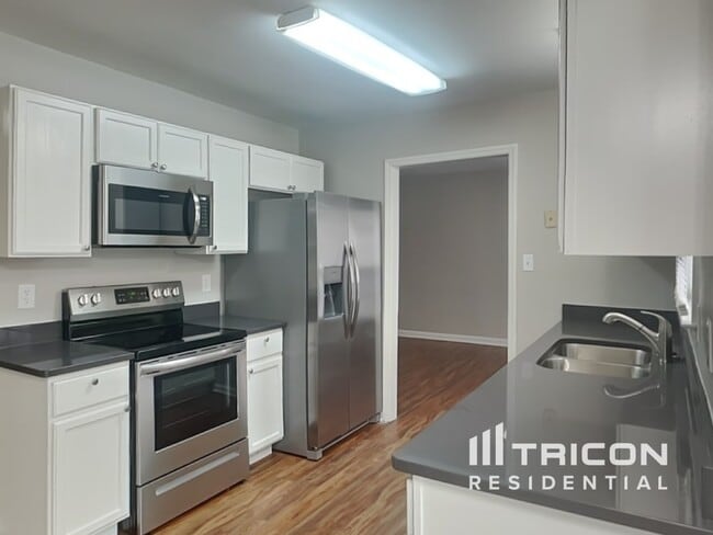 Building Photo - 9709 Manus Ct
