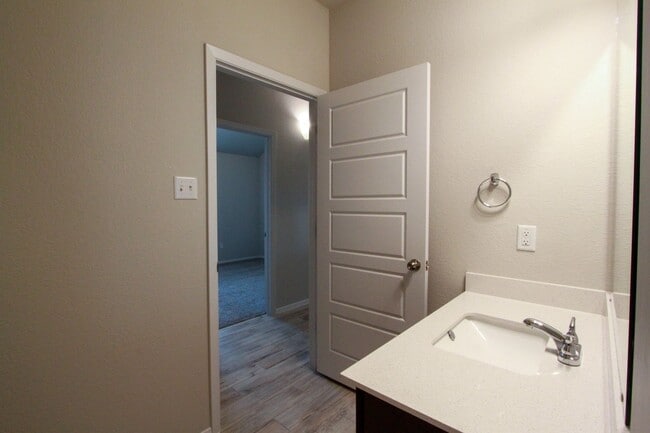 Building Photo - Newly Built 3 Bedroom, 2 Bath Home in Leander