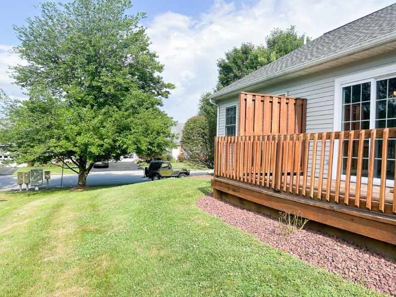 Building Photo - 21 Oakgrove Ln