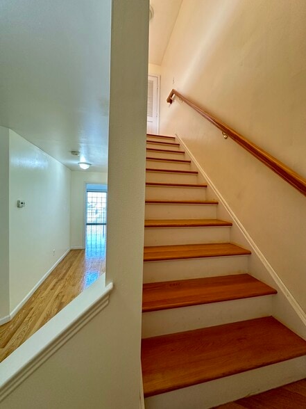 Building Photo - 3 Harbor Front Ct