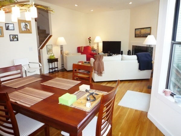 Building Photo - 13 Roberts Rd