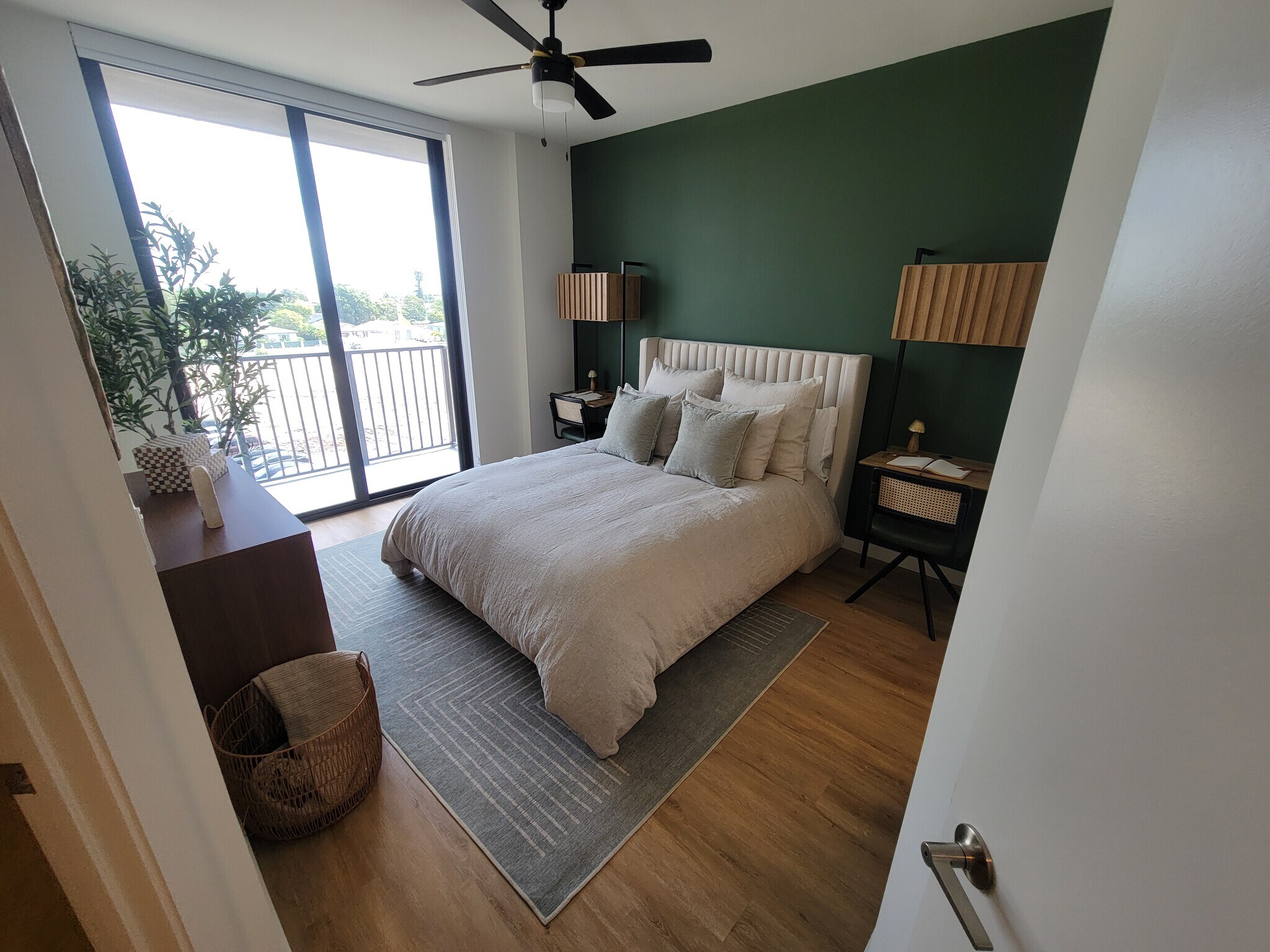 Building Photo - 858 E 27th St