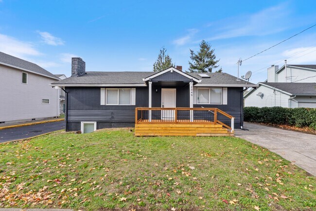 Building Photo - Spacious 5-bed, 2.5-bath home available in...