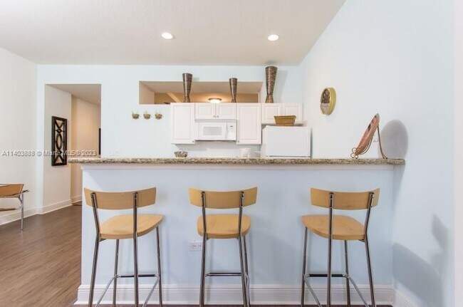 Building Photo - 150 SE 3rd Ave