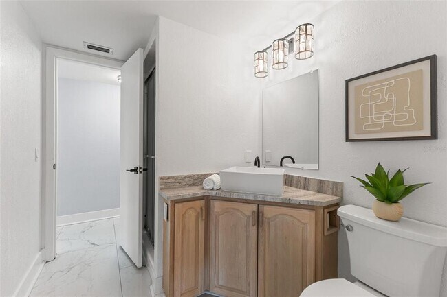 Building Photo - 4000 14th Way NE