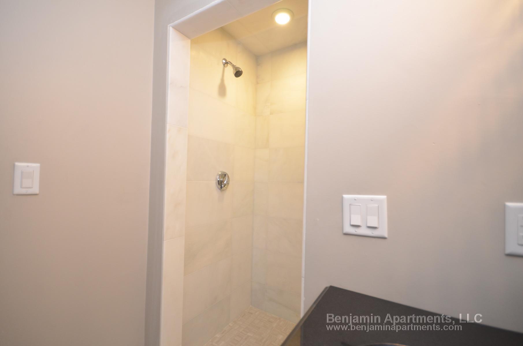 Building Photo - 46 Creighton St