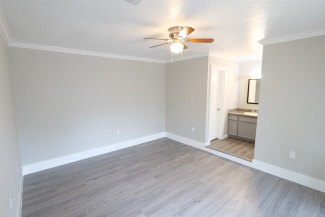 Building Photo - 15654 Boulder Oaks Dr
