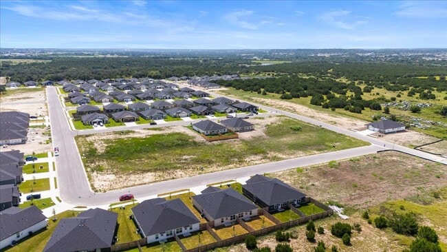 Building Photo - 911 Sevenleaf Ln