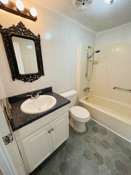 Building Photo - 210 Bride Dr