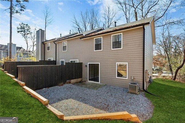 Building Photo - 752 Barnes Mill Trace NE