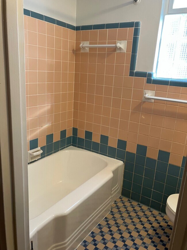 BATHROOM - 4322 Schenck Ave