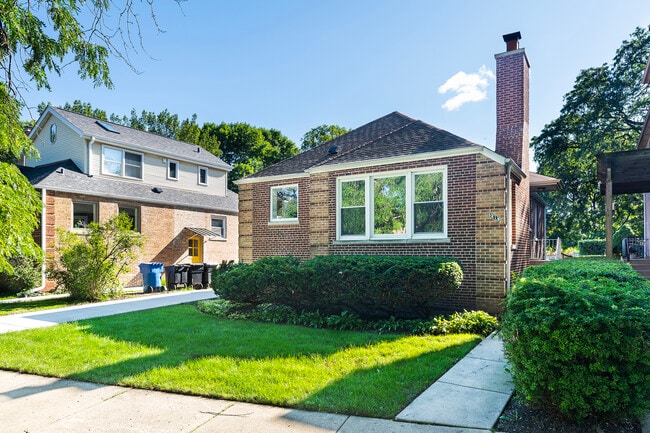 Primary Photo - 5419 N Virginia Ave