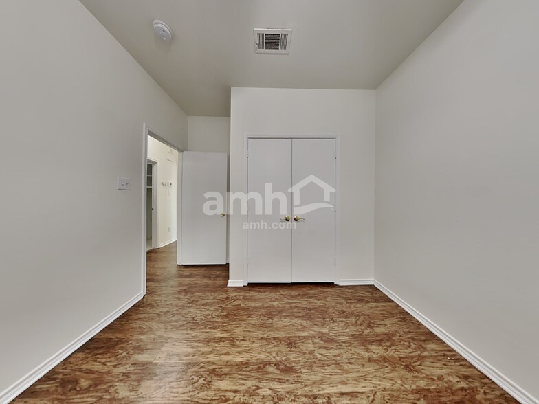 Building Photo - 8601 Lariat Cir