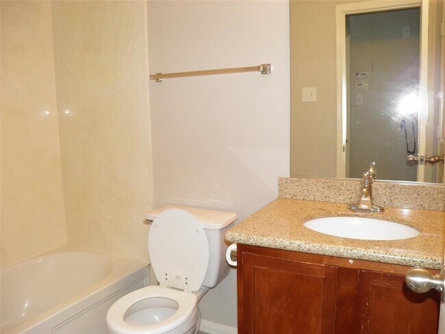 Building Photo - 12827 Mills Breeze Dr