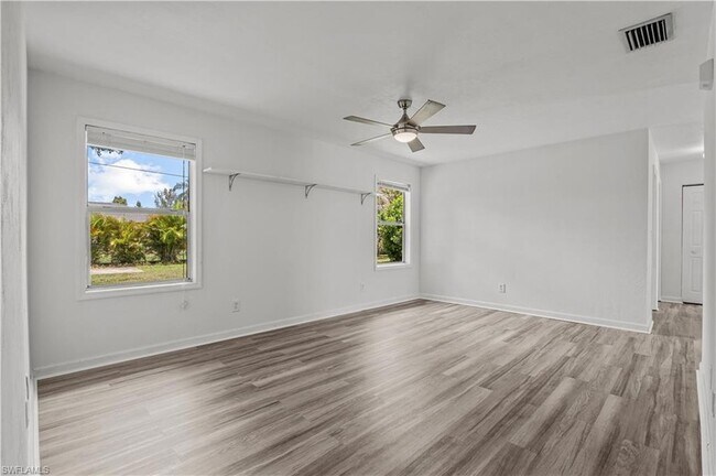 Building Photo - 612 Santa Barbara Blvd S
