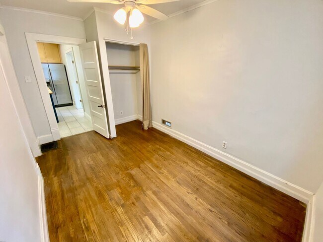 Building Photo - Awesome 4BD/3BA in prime Uptown! Remodeled w/ HGTV! Avail. May 1st!