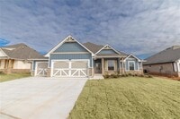 Building Photo - 5716 Lantana Ln