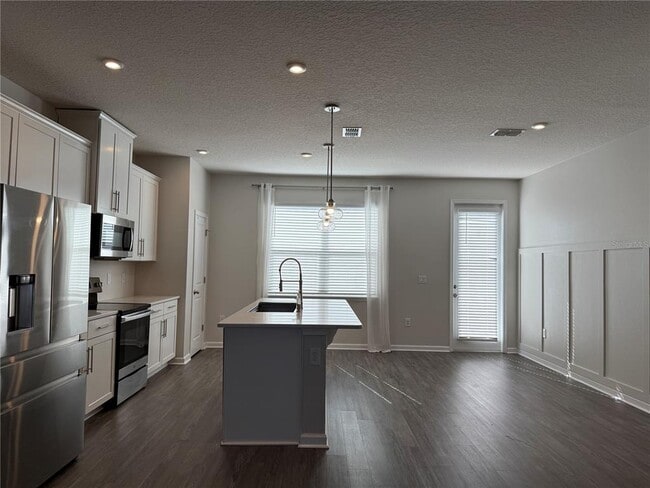 Building Photo - 6349 Glory Bower Dr