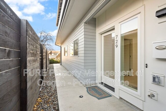 Building Photo - 725 SE 78th Ave