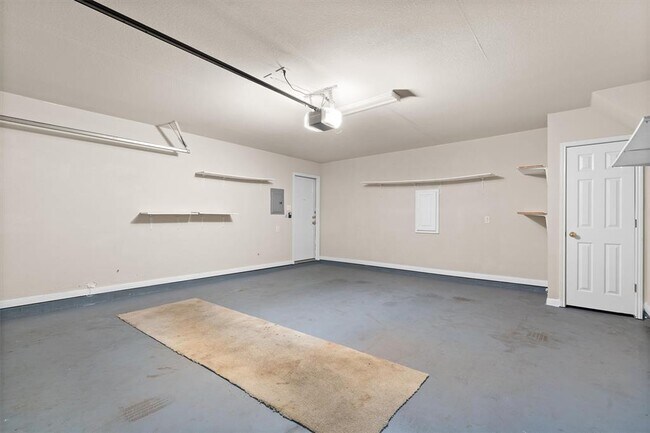 Building Photo - 1322 Tumbling River Dr