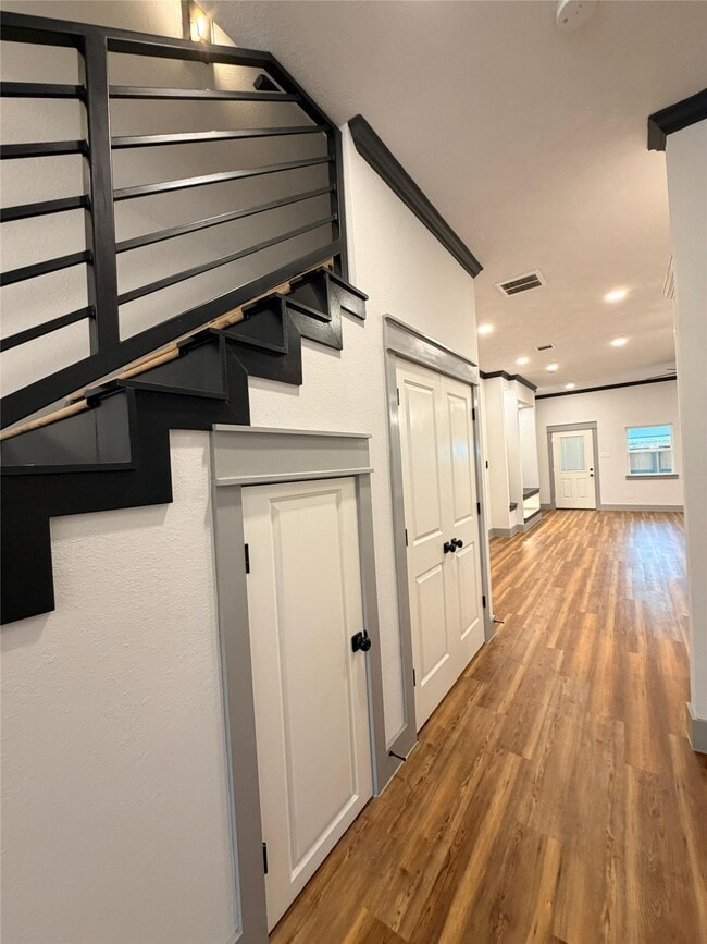 Building Photo - 1002 Natchez Ave