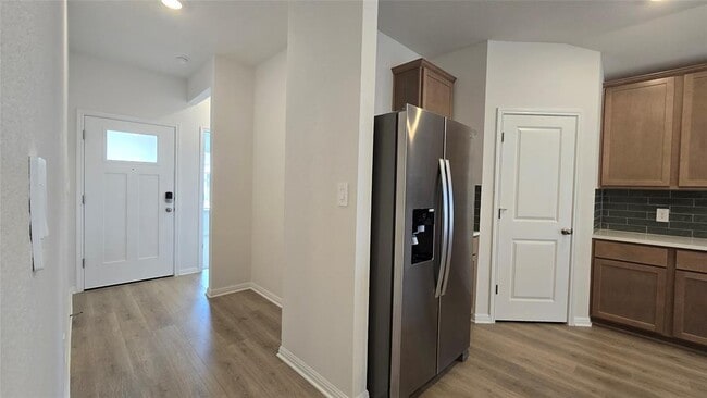 Building Photo - 122 Holmby Dr