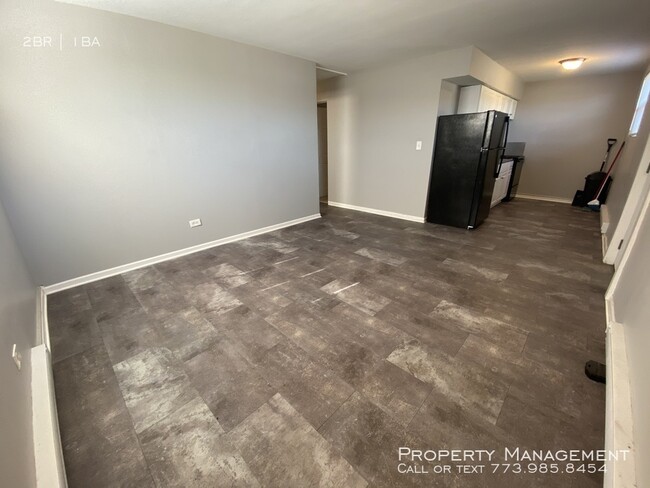 Building Photo - Large Brand New Corner Unit Remodeled 2-Be...