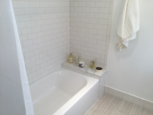 Ensuite Bathroom #1 - 15154 Enadia Way