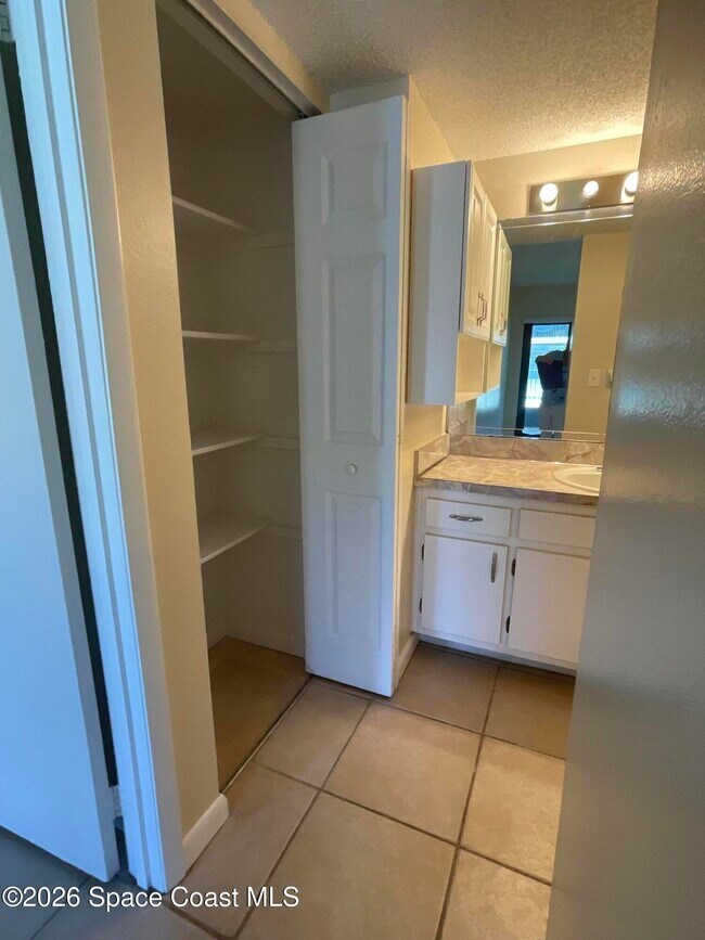 Building Photo - 435 Catamaran Dr