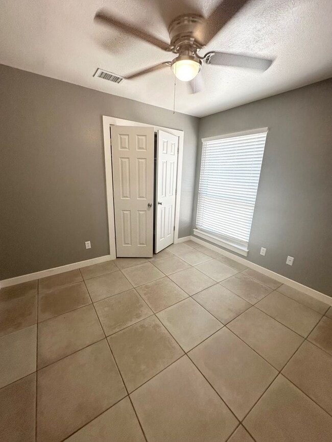 Building Photo - Fully Remodeled 3 Bedroom House For Rent!