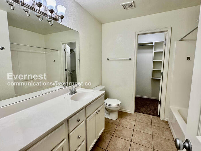 Building Photo - 2724 N 20th St