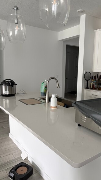 Kitchen - 500 SE Ranch Oak Cir