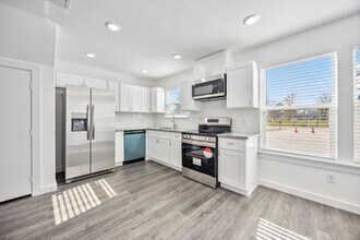 Building Photo - ? Brand-New Unit – 3 Bedrooms, 2.5 Bathroo...