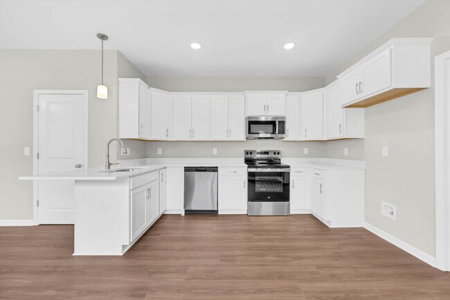 Building Photo - 420 S 2nd St